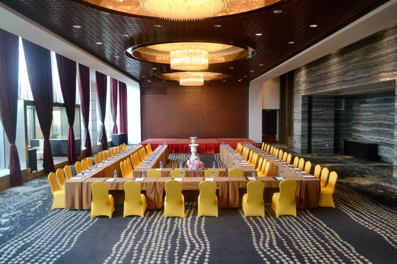 Holiday Inn Shanghai Songjiang By Ihg - Miaoqian Street Exterior photo